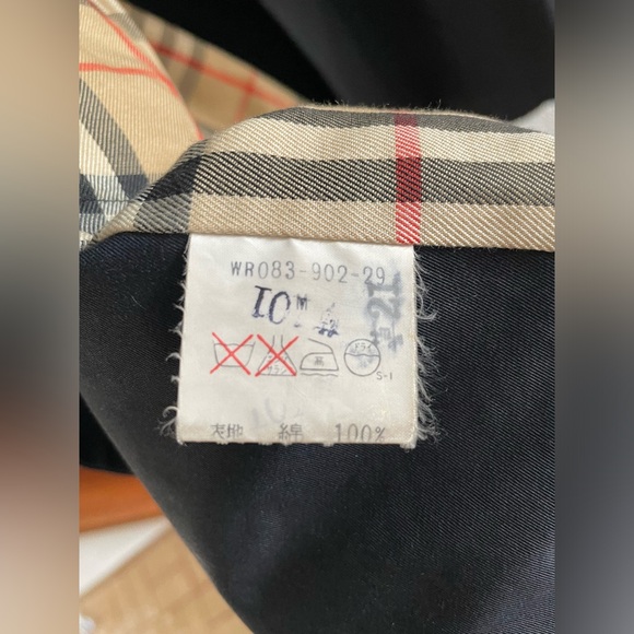 COPY - BURBERRYS VINTAGE PRE 1998 BLUE TRENCH COAT - Picture 2 of 10